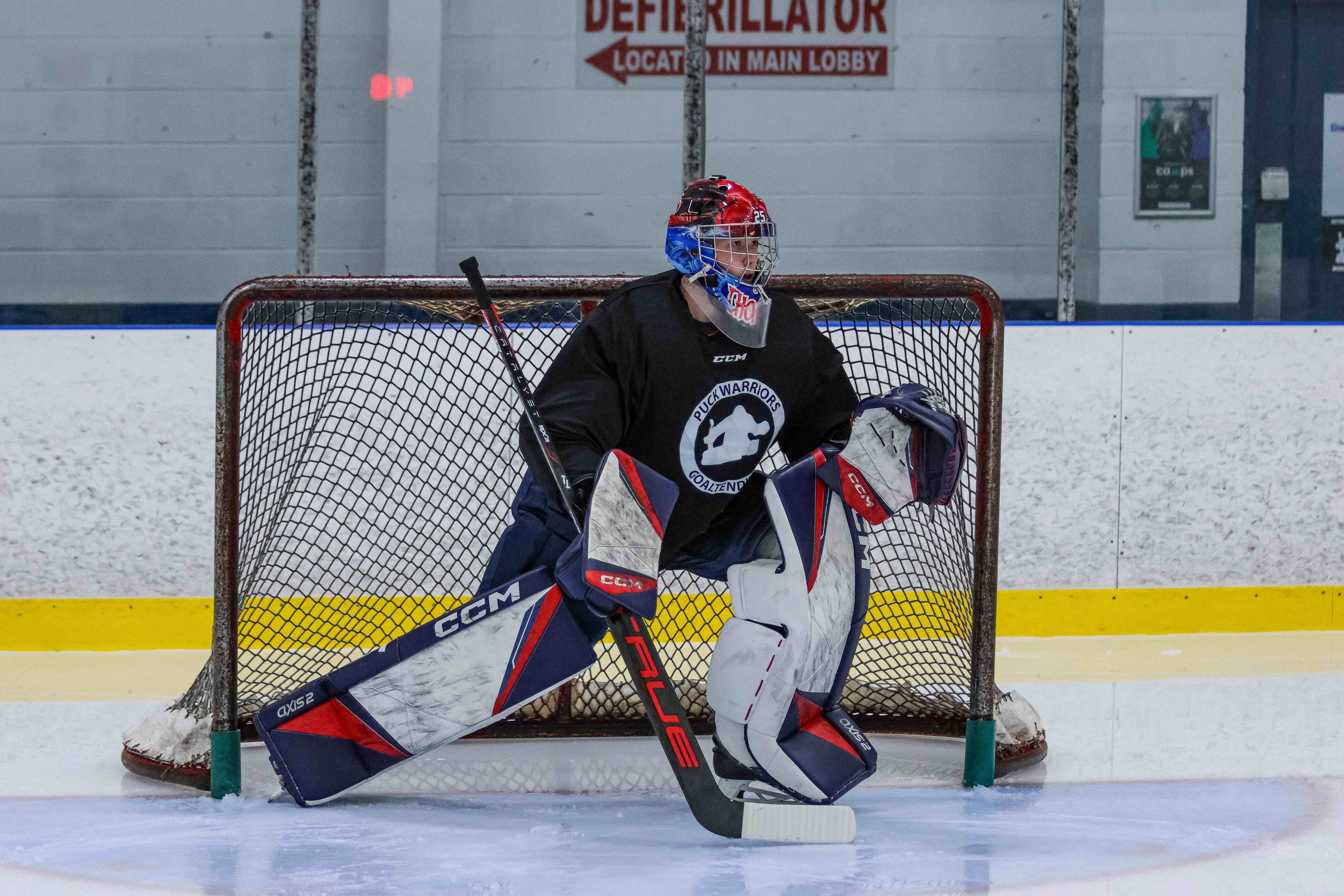 1% Club goaltender set in the crease